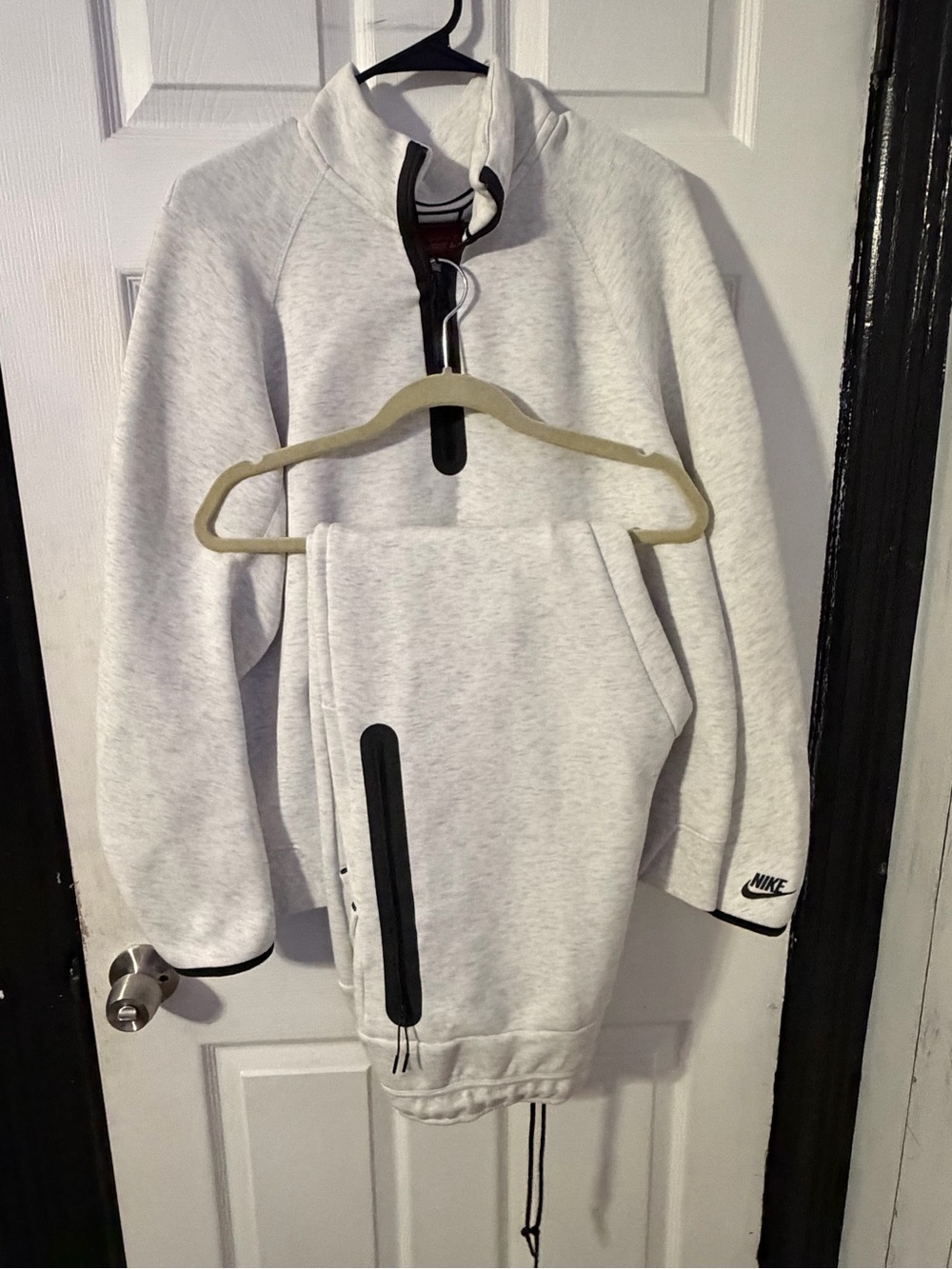 Nike Men’s Light Gray Zip-Up Sweater With Black Accents